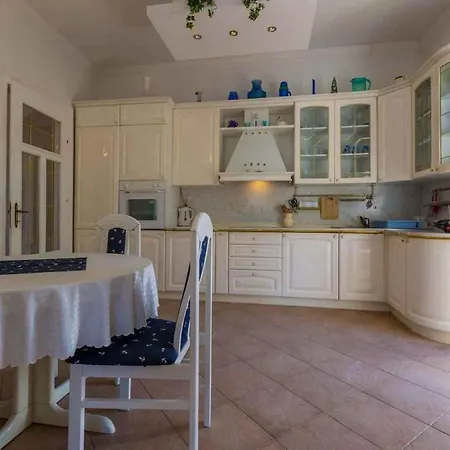Apartment In 39192 Crikvenica