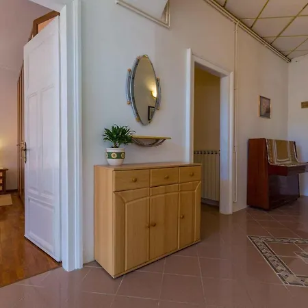 Apartment In 39192 Crikvenica